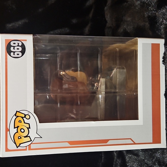 FUNKO POP! Deluxe Star Wars: The Mandalorian Bo-Katan Kryze on the Throne #669 - Picture 5 of 11
